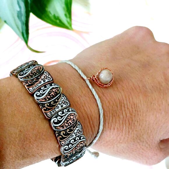 Adjustable Sunstone Bracelet, Minimalist Dainty Crystal Gemstone - Picture 1 of 5